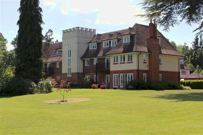 3 Bedroom Apartment To Rent In Tidmarsh Grange, Tidmarsh, Reading, Berkshire, RG8