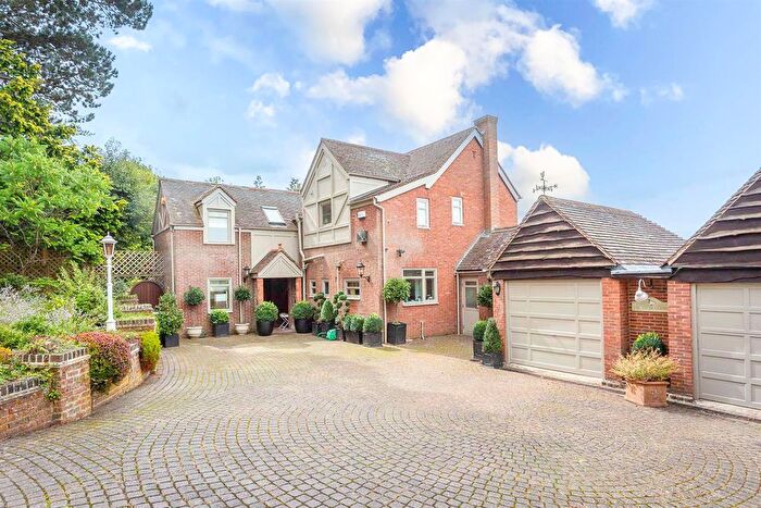 5 Bedroom Detached House To Rent In Battledown, Cheltenham, GL52