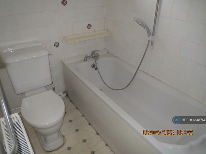 2 Bedroom Flat To Rent In Alexandra Road, Lowestoft, NR32