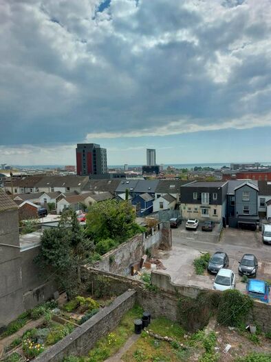 2 Bedroom Maisonette To Rent In Carlton Terrace, Mount Pleasant, Swansea, SA1