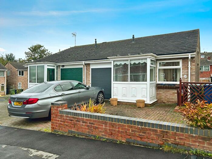 3 Bedroom Semi-Detached House To Rent In Valley Road, Banbury, Oxfordshire, OX16