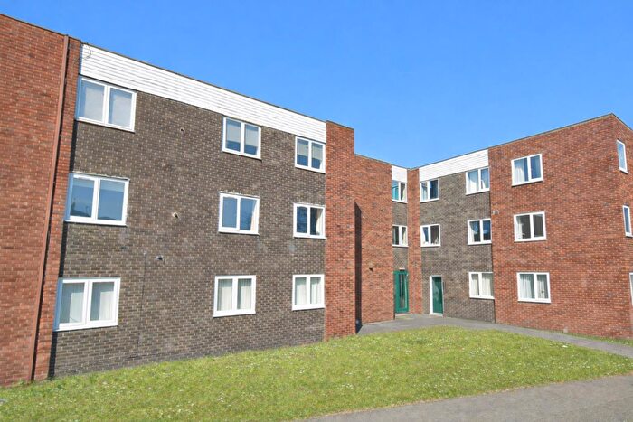 3 Bedroom Flat For Sale In Rothley Close, Newcastle Upon Tyne, NE3