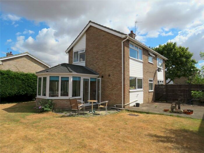 4 Bedroom Detached House For Sale In Orchard Close, Hail Weston, St. Neots, Cambridgeshire, PE19