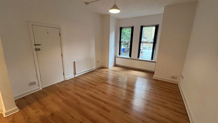 Studio To Rent In Chatham Grove, West Didsbury, M20