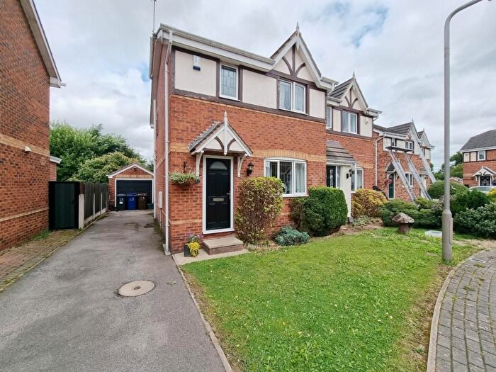 3 Bedroom Semi-Detached House To Rent In Far Lawns, Carlton, Barnsley, S71