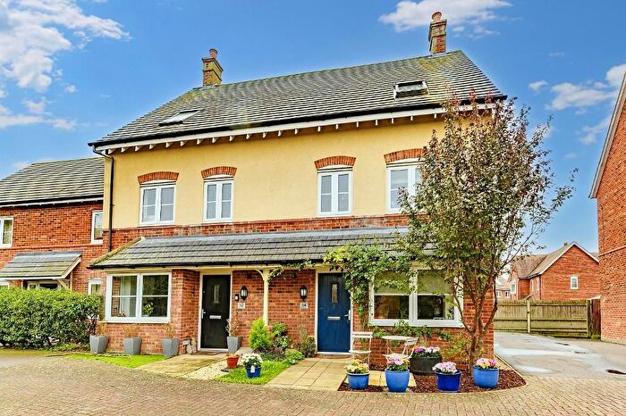 4 Bedroom Town House For Sale In Hilton Close, Kempston, Bedford, MK42