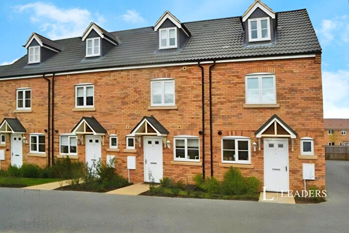 3 Bedroom House To Rent In Kingsgate, Market Deeping, Peterborough, PE6