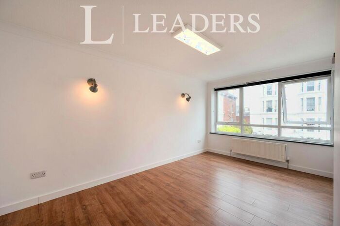 2 Bedroom Apartment To Rent In Auckland Road East, Southsea, PO5