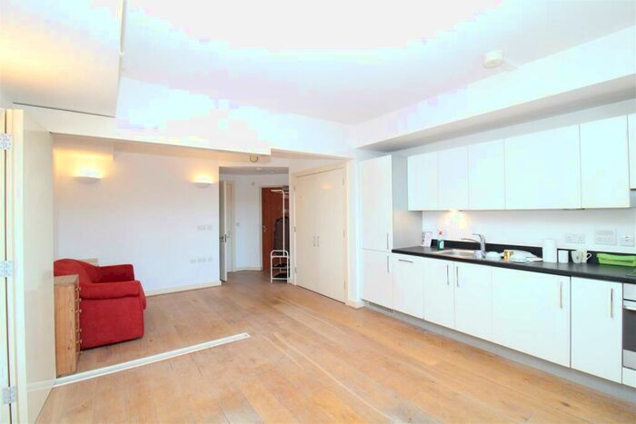 Flat To Rent In Stroudley Road, Brighton, BN1