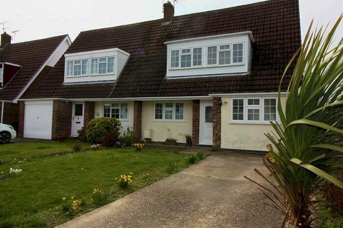 3 Bedroom Semi-Detached House To Rent In The Sparlings, Kirby-Le-Soken, Frinton-On-Sea CO13