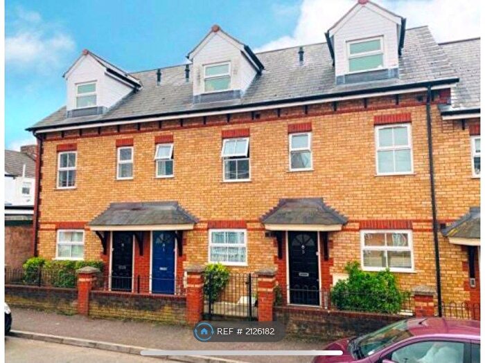 3 Bedroom Terraced House To Rent In Queens Gate Terrace, Taunton, TA1