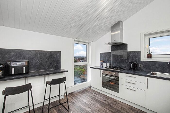 2 Bedroom Flat For Sale In F Barntongate Terrace, Barnton, Edinburgh, EH4