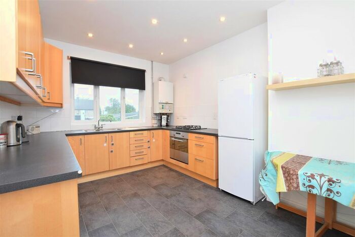 4 Bedroom Flat To Rent In Fir Tree Road, Epsom KT17