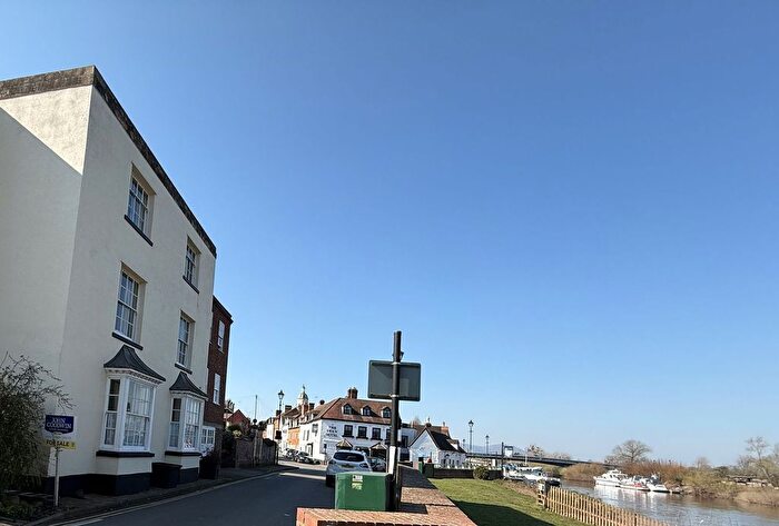 1 Bedroom Flat For Sale In Waterside, Upton-Upon-Severn, WR8