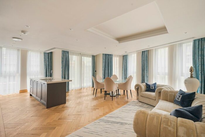 3 Bedroom Flat To Rent In Abell House, John Islip Street, London, SW1P