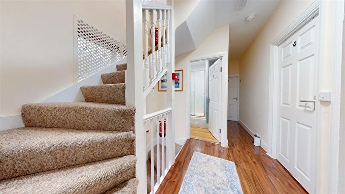 1 Bedroom Property To Rent In Dollis Hill Lane, Neasden, London, NW2