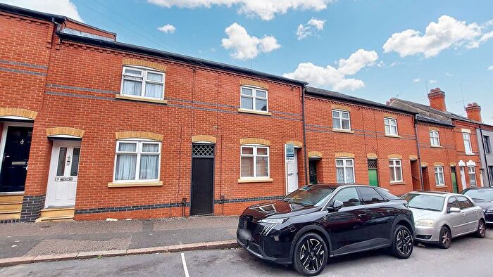 4 Bedroom Terraced House For Sale In Buxton Street, Leicester, LE2