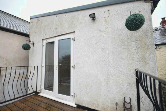 2 Bedroom Flat To Rent In Cornmarket Street, Great Torrington, Devon, EX38