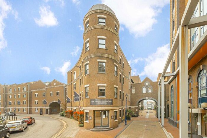 1 Bedroom Flat For Sale In Square Rigger Row, Battersea, SW11