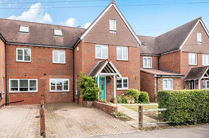 5 Bedroom Semi-Detached House For Sale In Brookers Road, Billingshurst, RH14