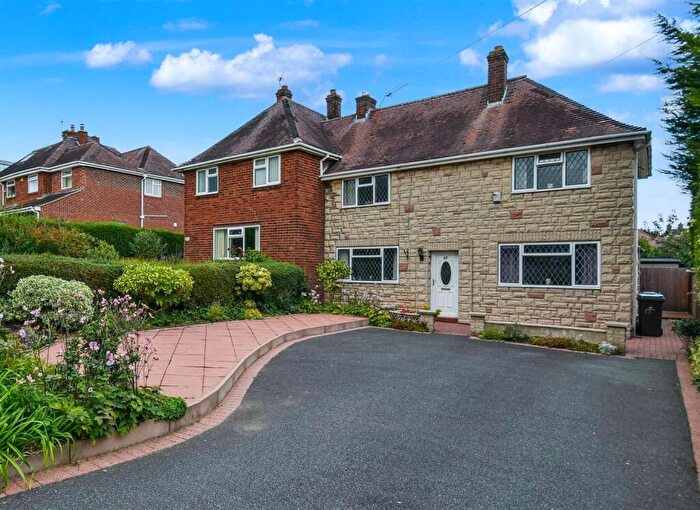 3 Bedroom Semi-Detached House For Sale In Woodlands Road, Allestree, Derby, DE22