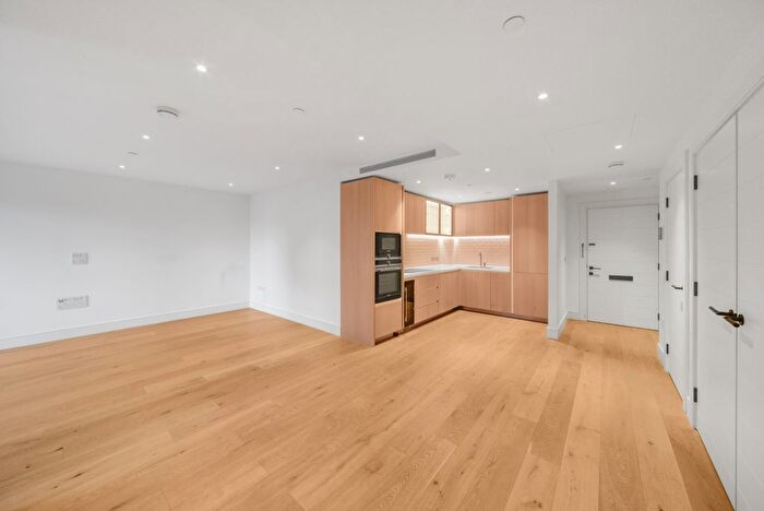 2 Bedroom Flat To Rent In Palmer Road, London, SW11