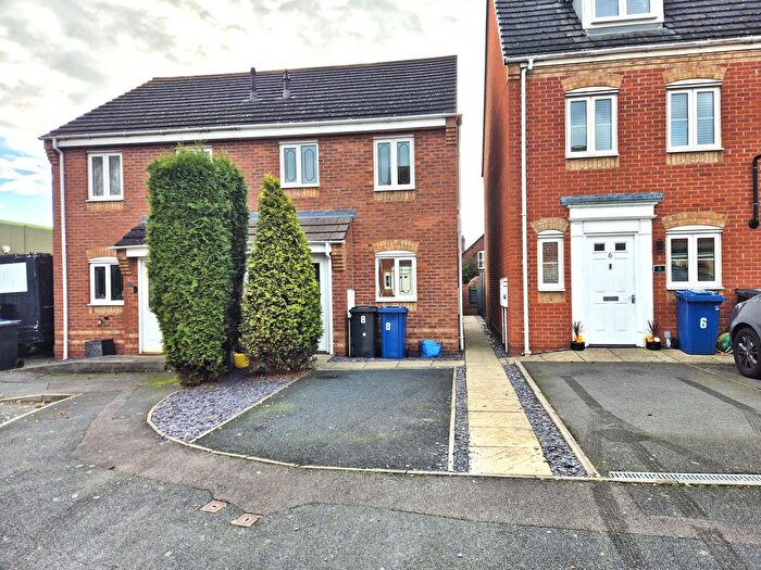 3 Bedroom Semi Detached House To Rent In Croft Avenue, Tamworth, B79