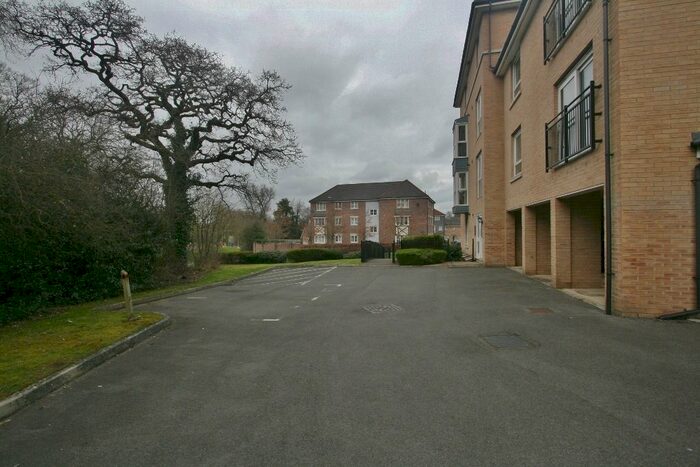 1 Bedroom Flat To Rent In Longfield Park, Chineham, RG24