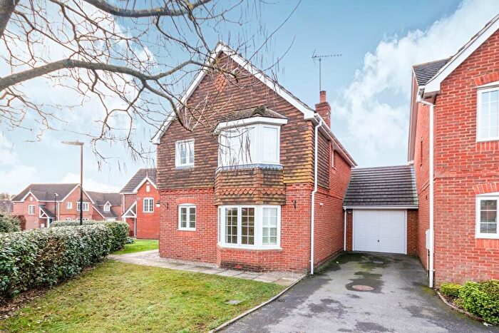 3 Bedroom Detached House To Rent In Balsan Close, Basingstoke, Hampshire, RG24