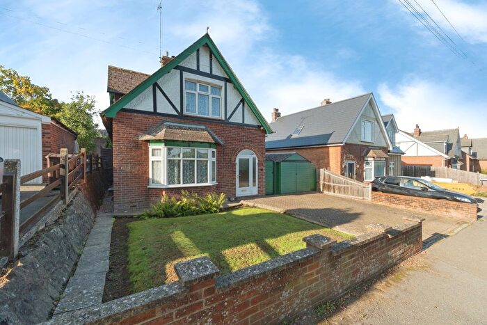 3 Bedroom Detached House For Sale In Henwood Green Road, Pembury, Tunbridge Wells, Kent, TN2