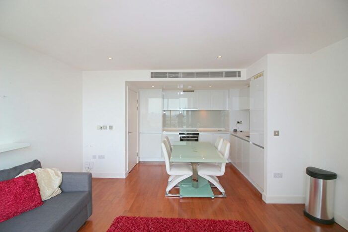 1 Bedroom Flat To Rent In Marsh Wall, London, E14