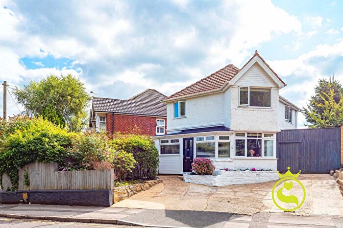 4 Bedroom Detached House For Sale In Cromer Road, Poole, BH12
