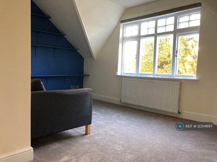 2 Bedroom Flat To Rent In Brockley, London, SE4