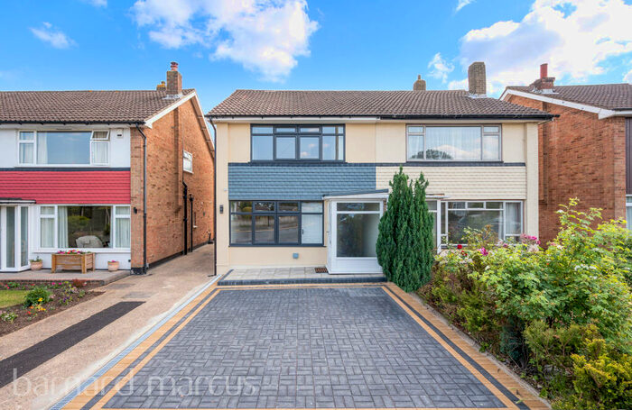 3 Bedroom House To Rent In Chudleigh Gardens, Sutton, SM1