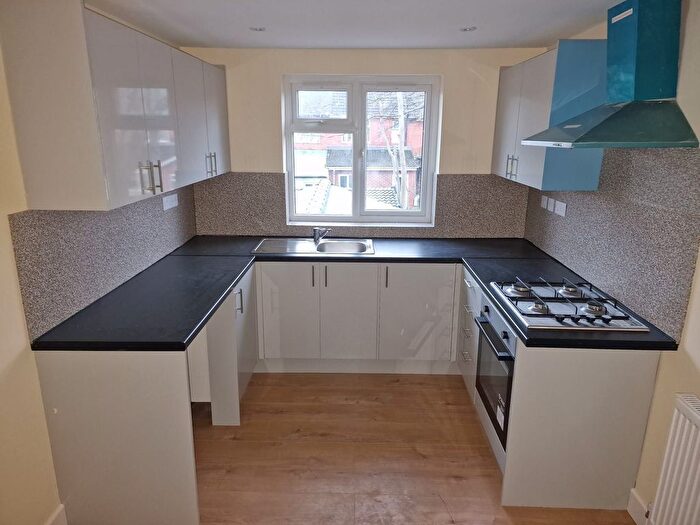 3 Bedroom Flat To Rent In Prestwold Road, Leicester, LE5