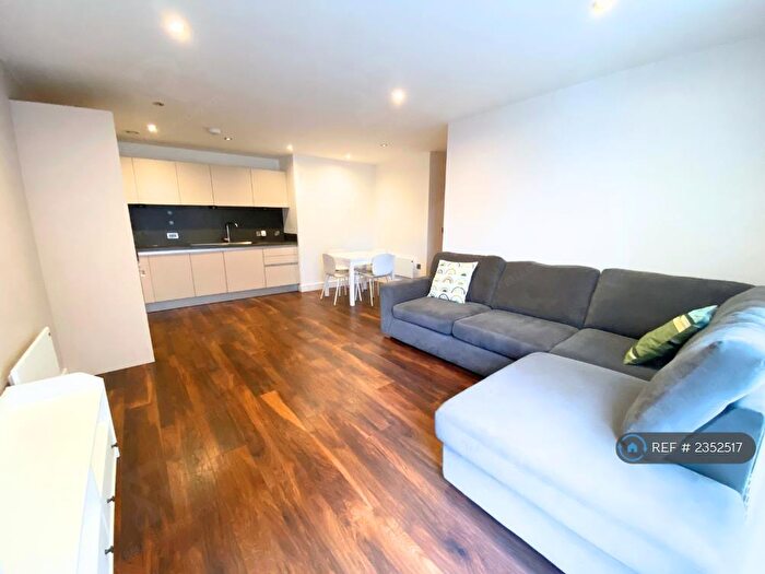 2 Bedroom Flat To Rent In Block C Wilburn Basin, Salford, M5