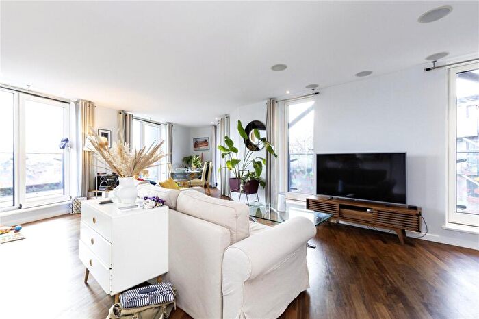 2 Bedroom Apartment To Rent In Islington On The Green, A Islington Green, Angel, Islington, London, N1