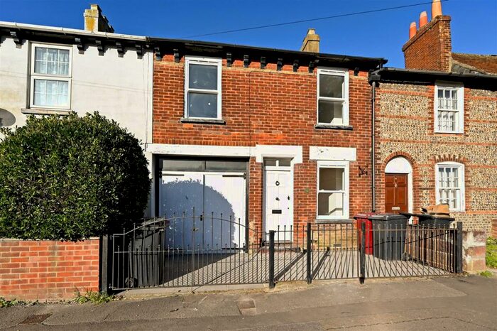 2 Bedroom House To Rent In Basin Road, Chichester, PO19