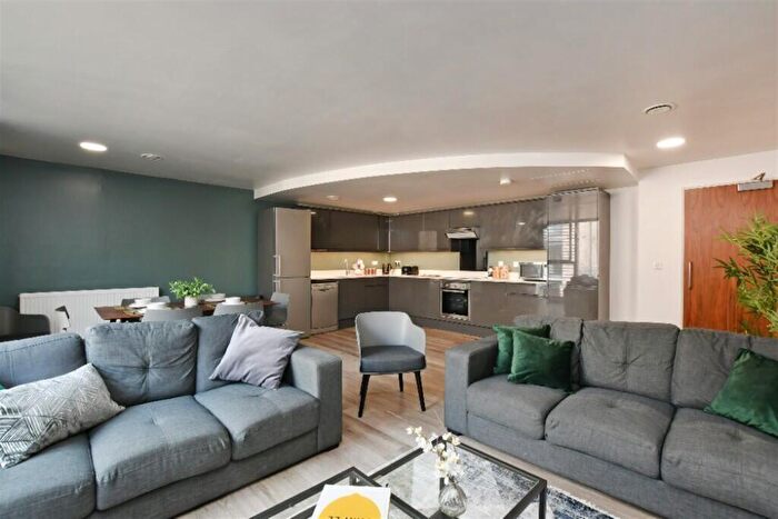 5 Bedroom Property To Rent In Gatecrasher Apartments, Sheffield, S1