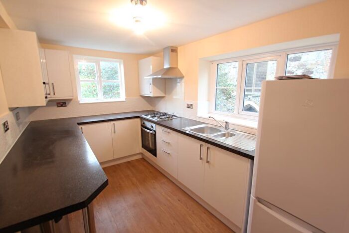 3 Bedroom Maisonette To Rent In Chertsey, Surrey, KT16