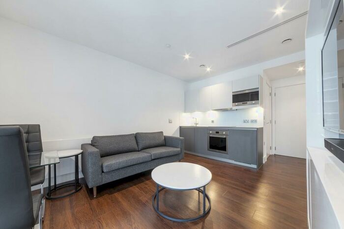 Studio To Rent In Maine Tower, Harbour Way, Canary Wharf, London, E14