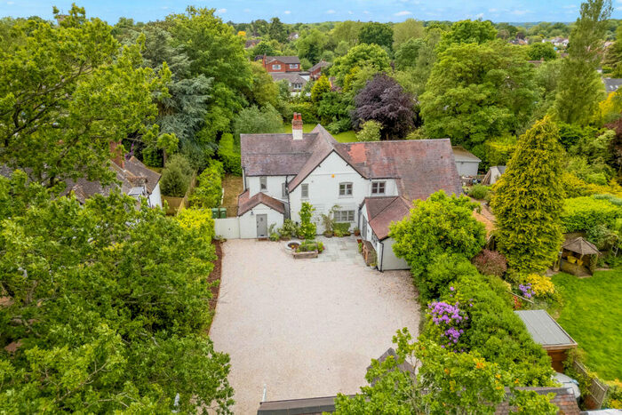 6 Bedroom Detached House For Sale In Station Road Claverdon, Warwickshire, CV35