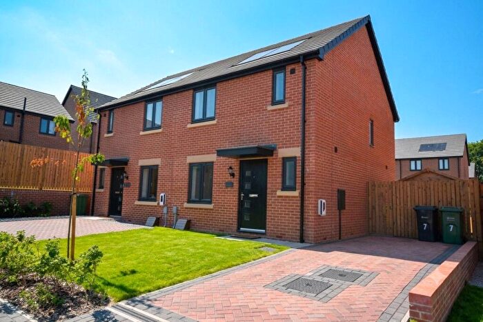 3 Bedroom Semi Detached House To Rent In Hickory Mews, Churwell, Morley, Leeds, LS27