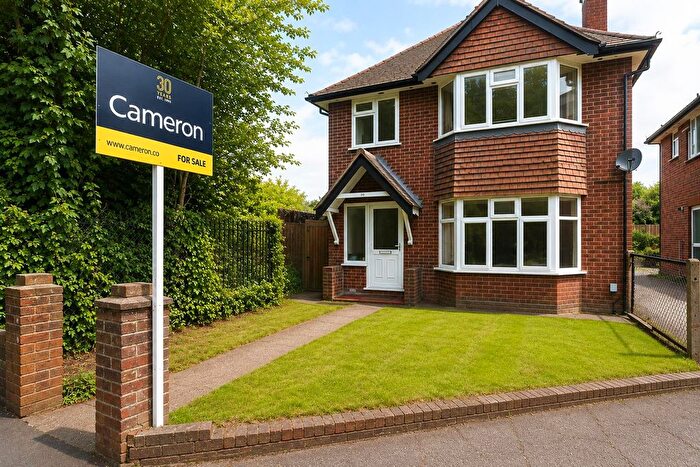 3 Bedroom Detached House For Sale In Cleveland Road, Uxbridge, UB8