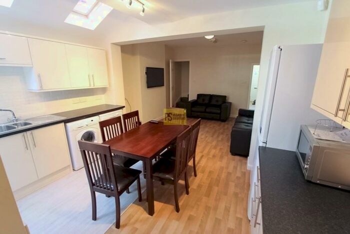 5 Bedroom Terraced House To Rent In Bournbrook Road - Bath Student Property, B29
