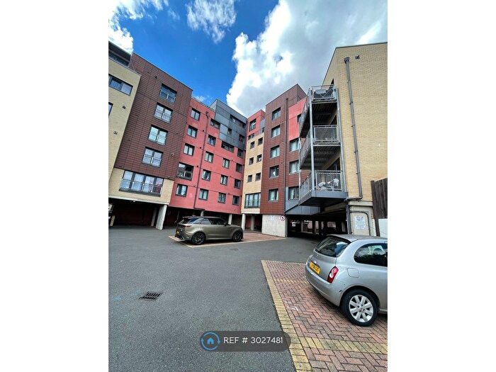 Studio To Rent In Bramley Crescent, Ilford, IG2