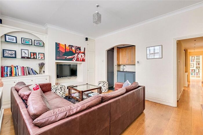 2 Bedroom Flat To Rent In Winchester Street, Pimlico Amp; Westminster, SW1V