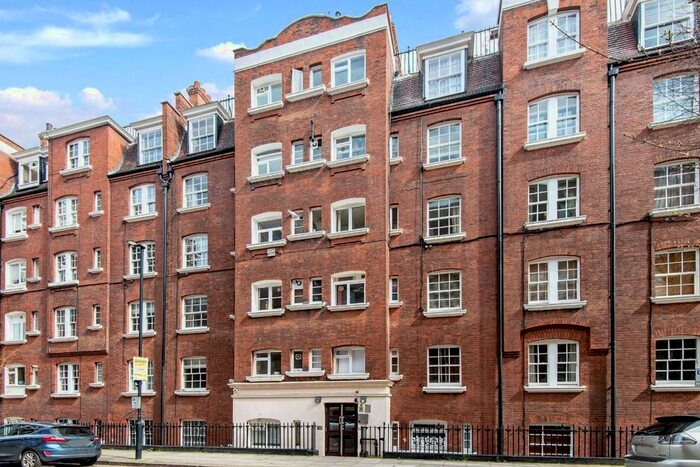 2 Bedroom Flat To Rent In Sandwich Street, London, WC1H
