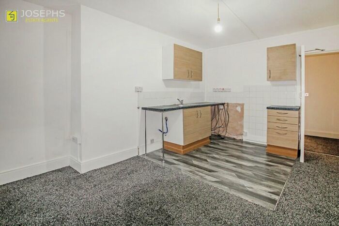 1 Bedroom Flat To Rent In Bromwich Street, Bolton, Greater Manchester, BL2