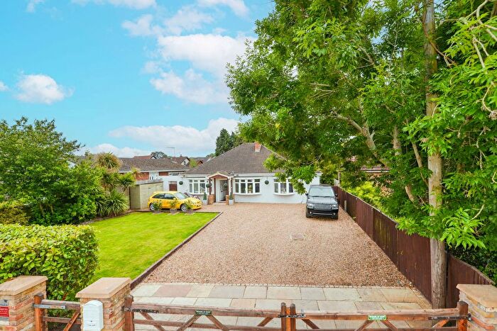 5 Bedroom Bungalow For Sale In Green Lane, Staines-Upon-Thames, TW18
